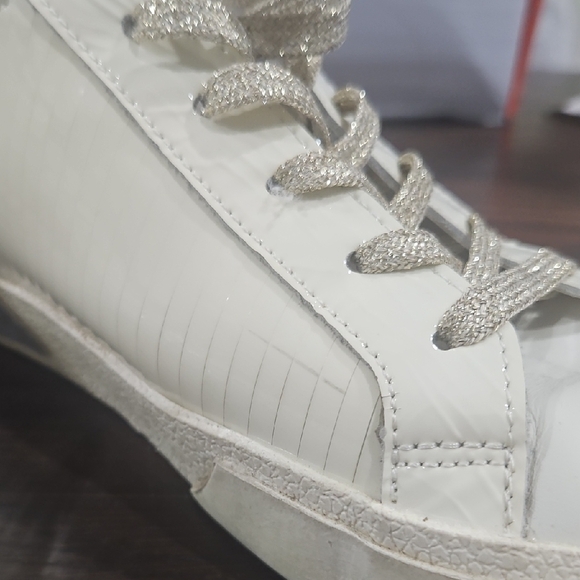 Dolce Vita Shearling White and Silver Sneakers with Classic Lace-Up Design - Picture 8 of 11